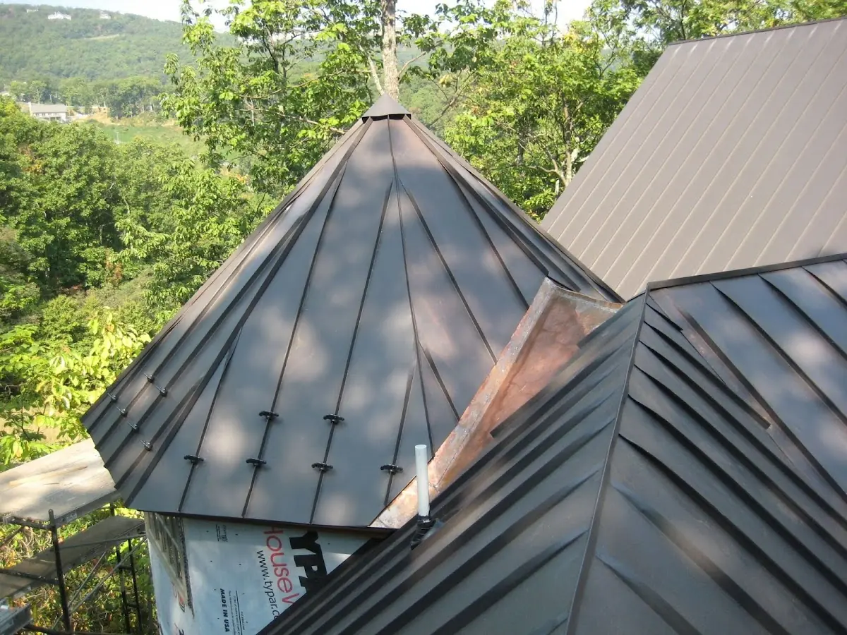 Professional Roof Tarp Installation by Craftsman Roofing in Airy Hills